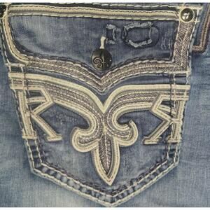 Men's Light wash Straight Rock Revival Jeans "Elmwood" Tag Size: 36" Inseam: 30"